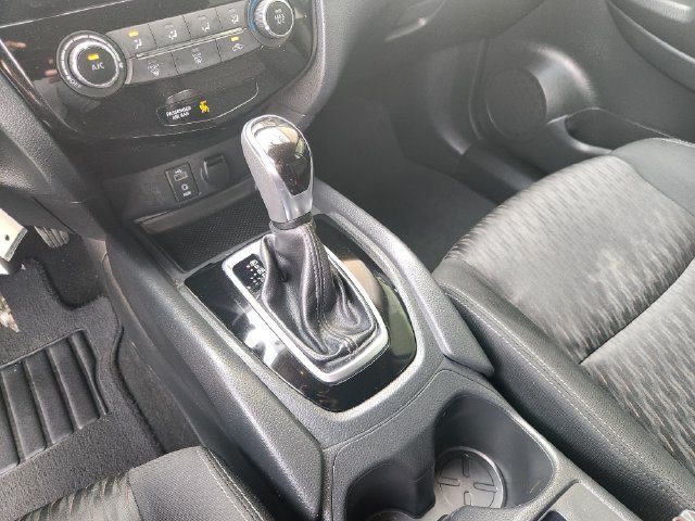 Used 2017 Nissan Rogue S FWD image 18