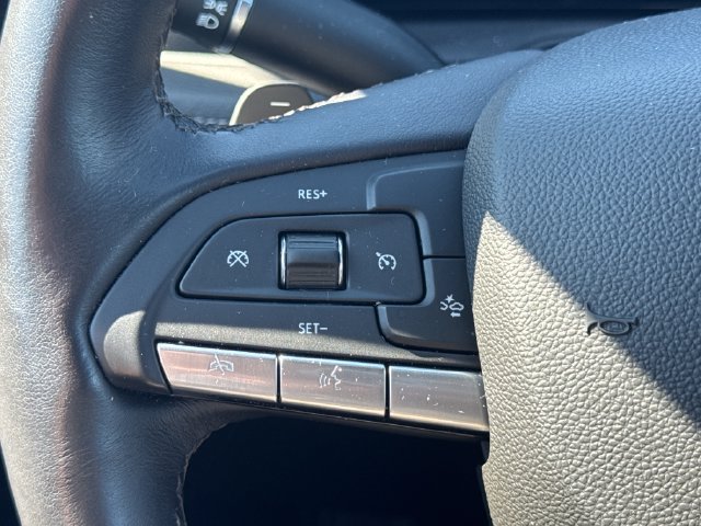 Used 2025 Cadillac XT4 Premium Luxury FWD image 29