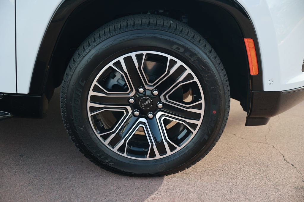 New 2026 Jeep Grand Wagoneer L 2WD image 8