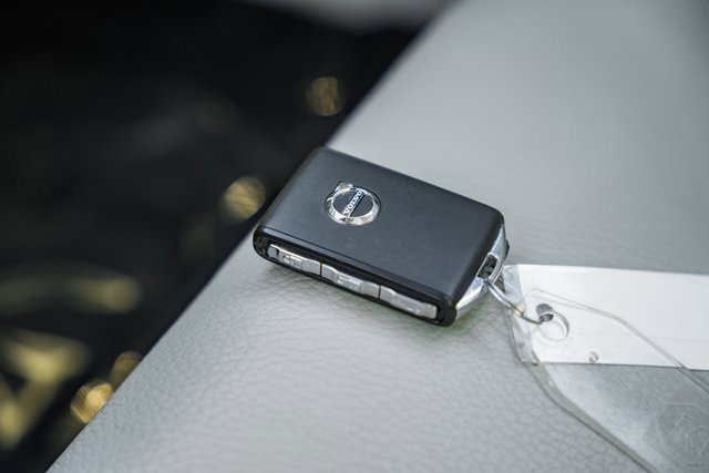 Certified 2023 Volvo S60 B5 Ultimate w/ Climate Package image 40