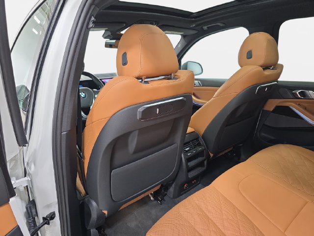 Certified 2024 BMW X5 xDrive40i w/ Premium Package AWD/4WD image 10