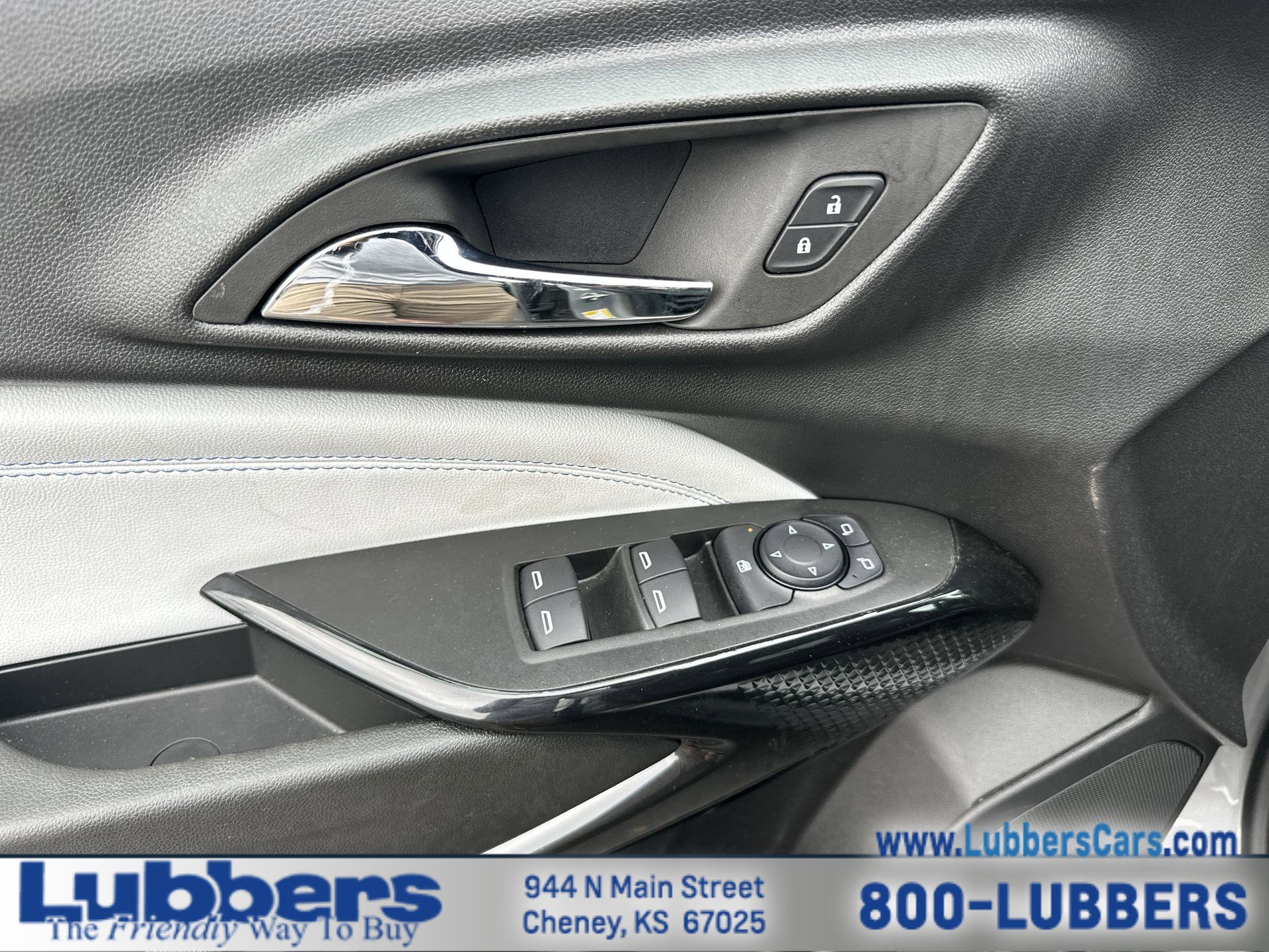 Used 2025 Chevrolet Trax LT w/ LT Convenience Package FWD image 12
