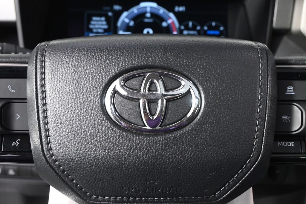 Used 2024 Toyota Tundra Limited AWD/4WD image 35