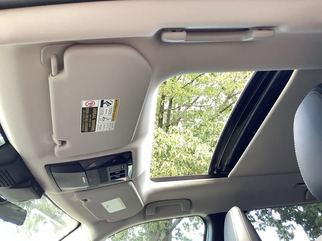 New 2025 Mitsubishi Outlander SE image 22