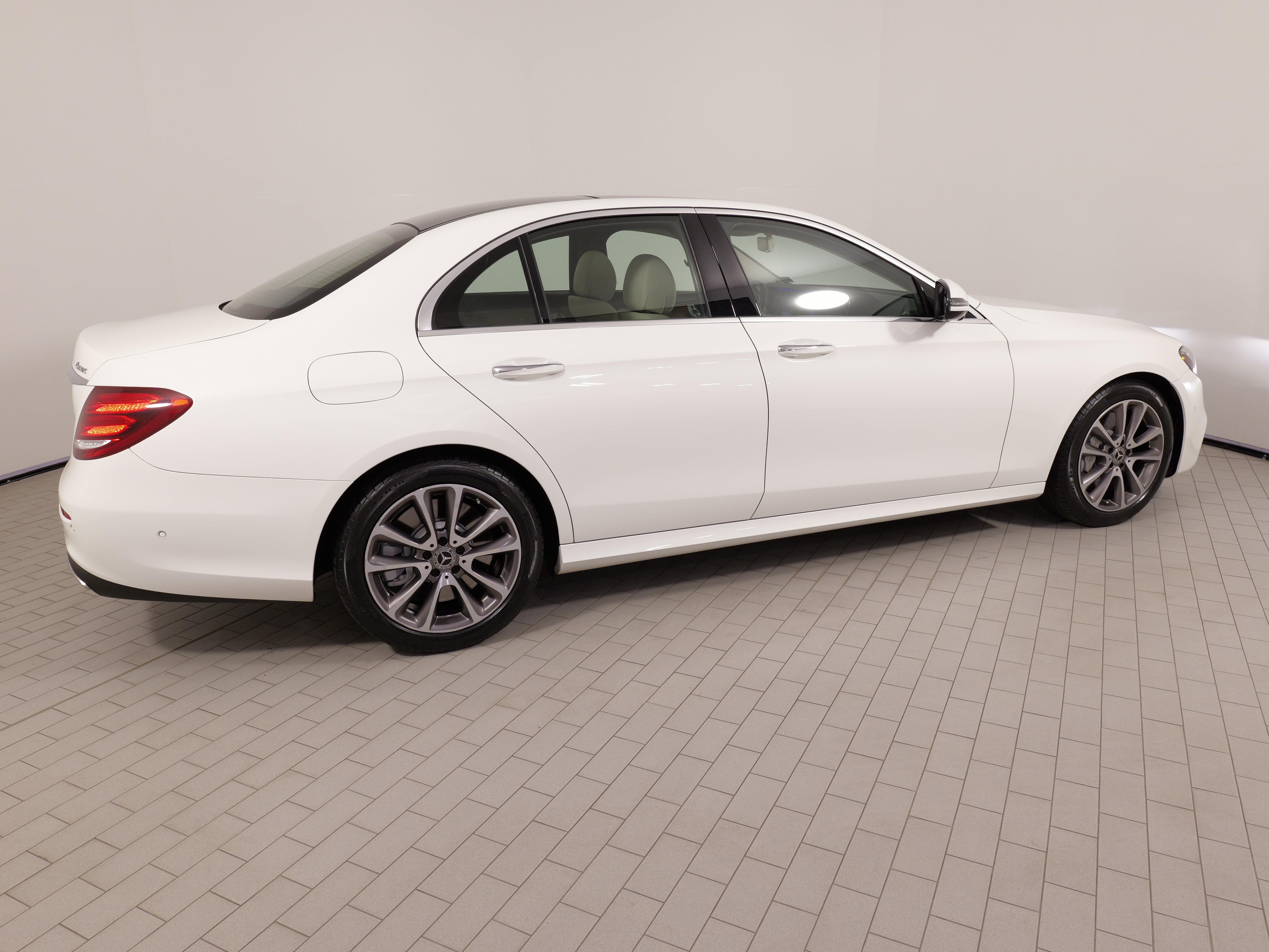 Used 2020 Mercedes-Benz E 450 4MATIC Sedan image 9
