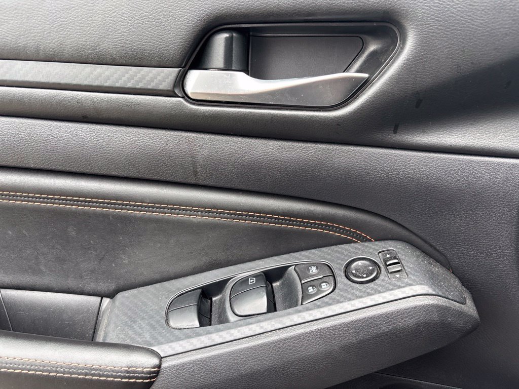 Used 2019 Nissan Altima 2.5 SR FWD image 14