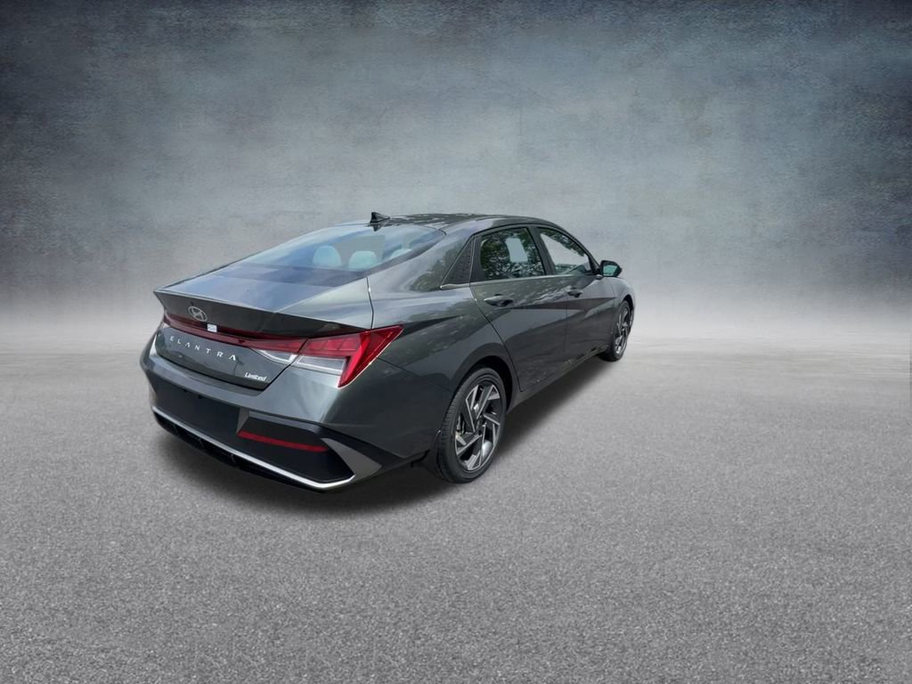 New 2025 Hyundai Elantra Limited image 21