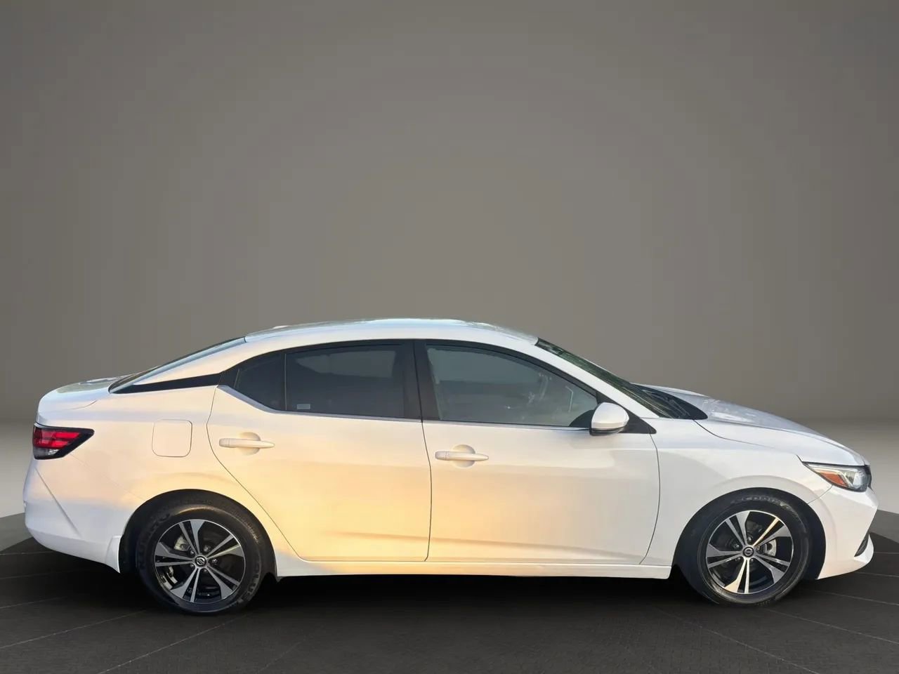 Used 2020 Nissan Sentra SV image 4