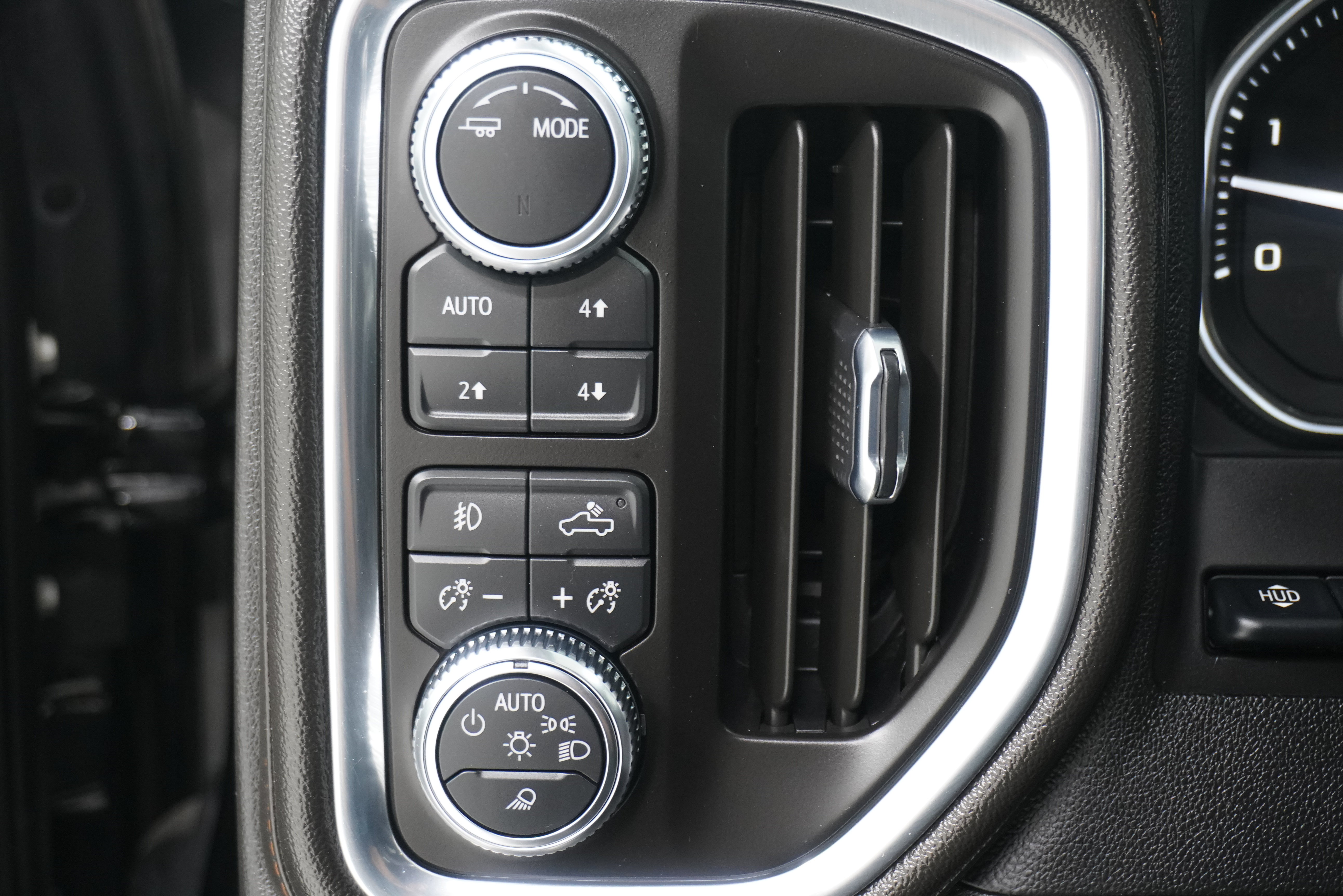 Used 2022 GMC Sierra 2500 AT4 w/ AT4 Premium Plus Package AWD/4WD image 39