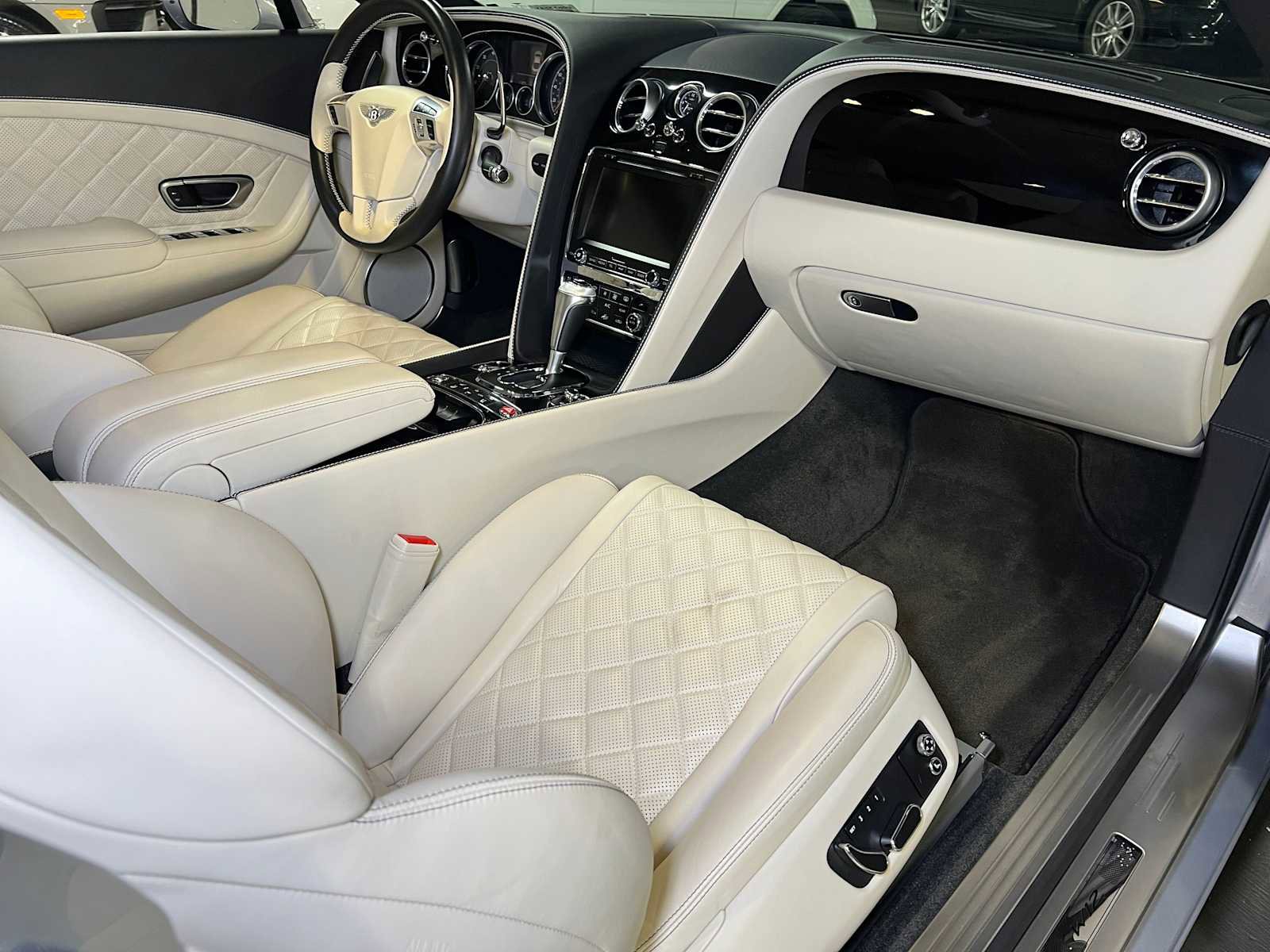 Used 2017 Bentley Continental GT image 12