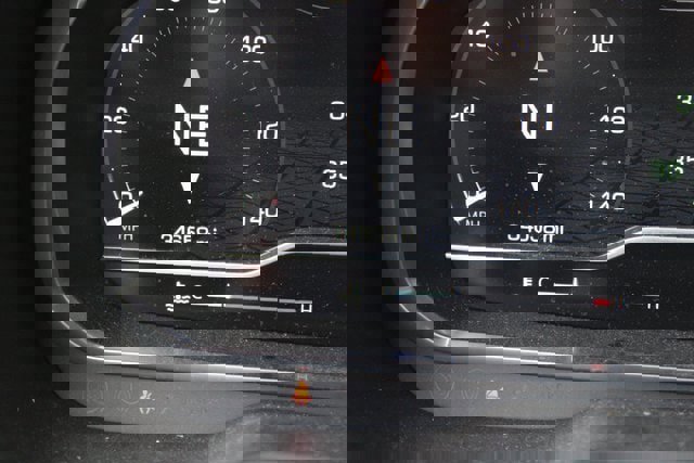 Used 2023 GMC Yukon SLT w/ SLT Premium Package image 12