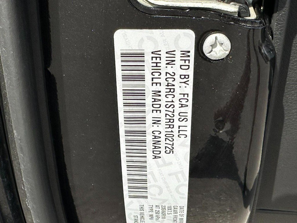 Used 2024 Chrysler Pacifica Premium image 26