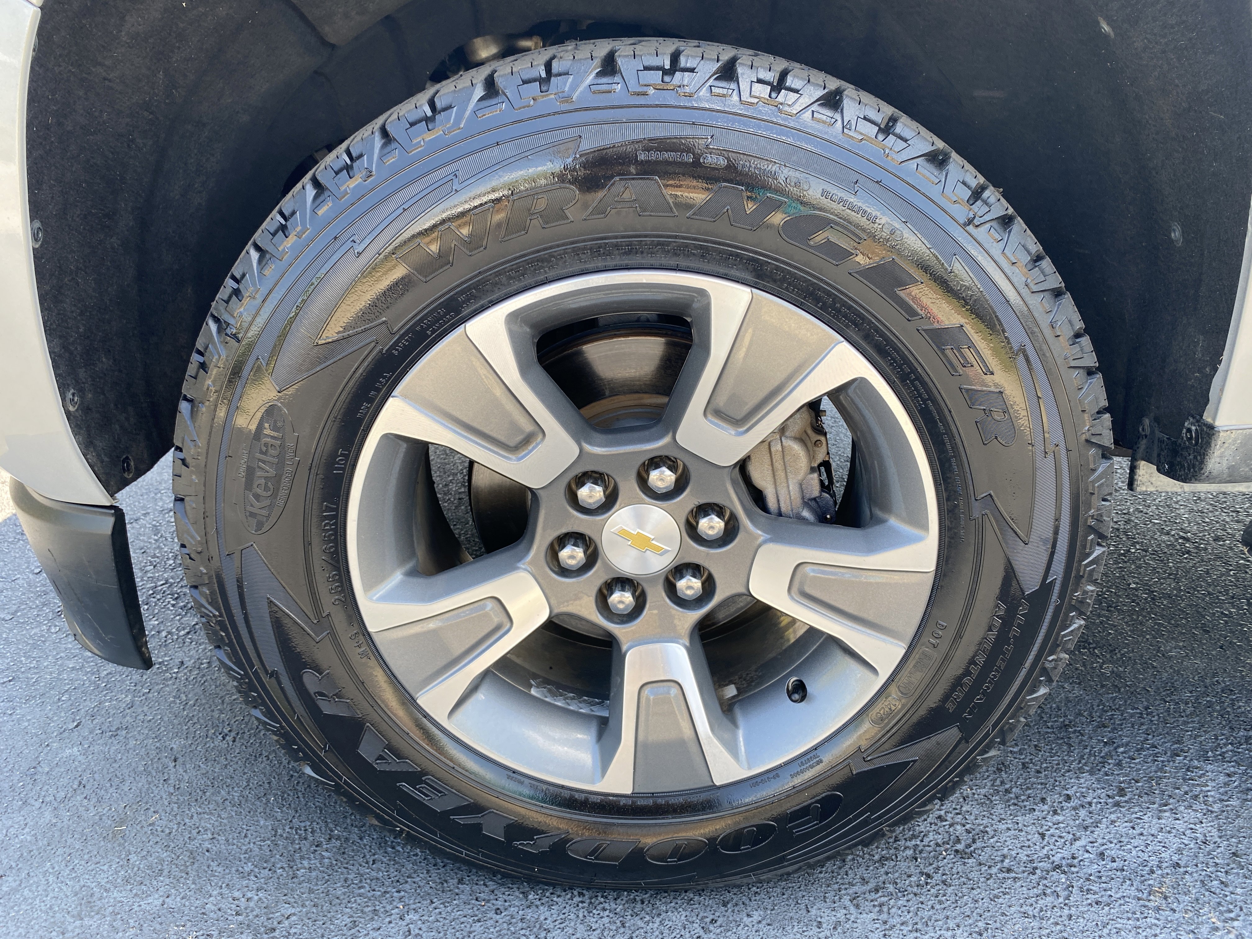 Used 2017 Chevrolet Colorado Z71 AWD/4WD image 8