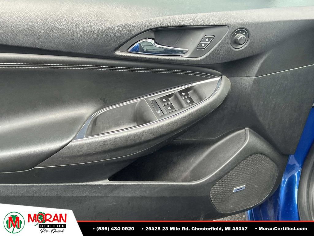 Used 2017 Chevrolet Cruze Premier FWD image 12