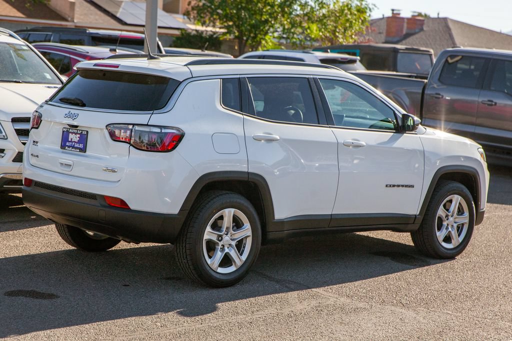 Used 2023 Jeep Compass Latitude AWD/4WD image 5