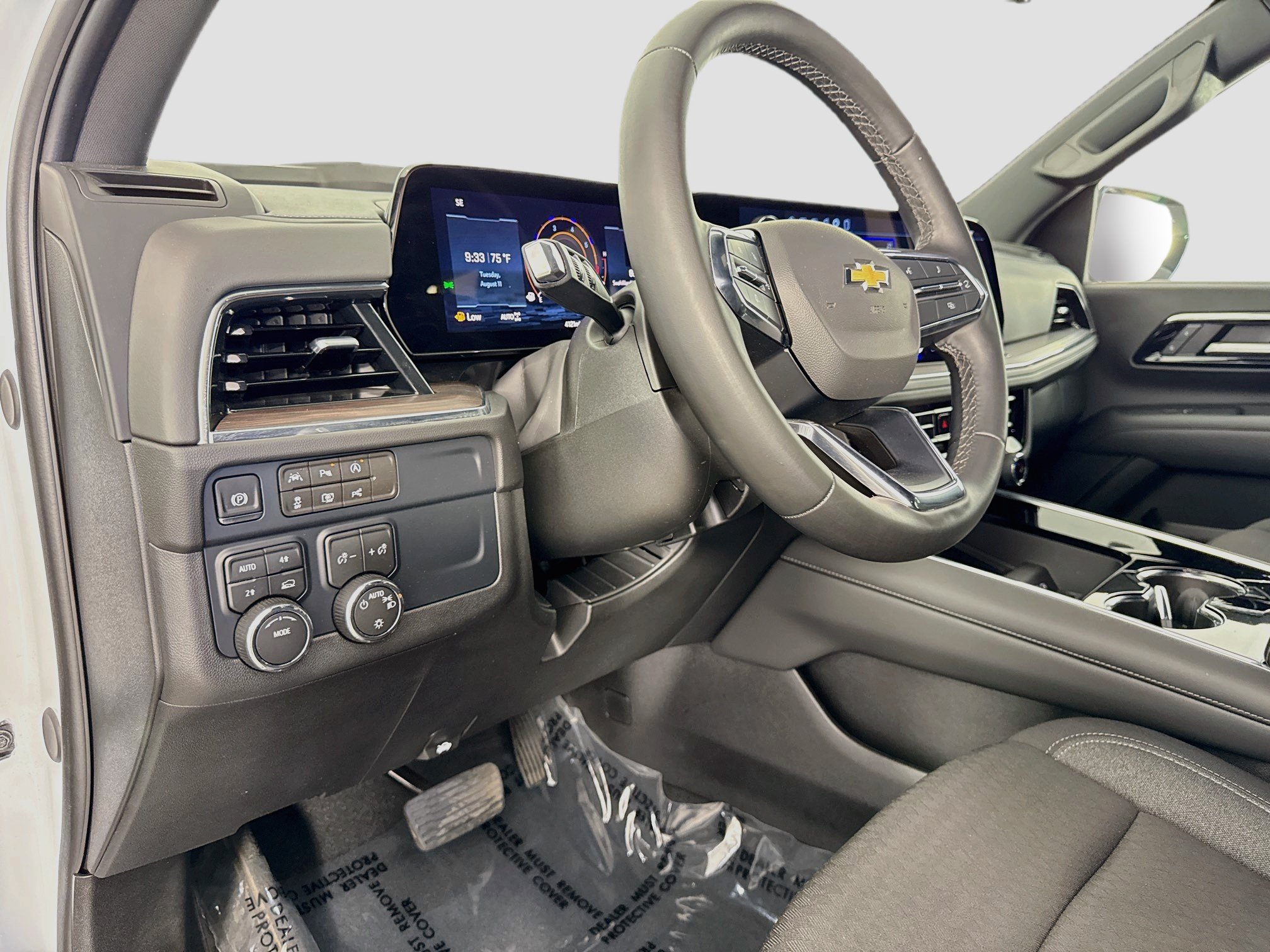 Used 2026 Chevrolet Suburban LS AWD/4WD image 11