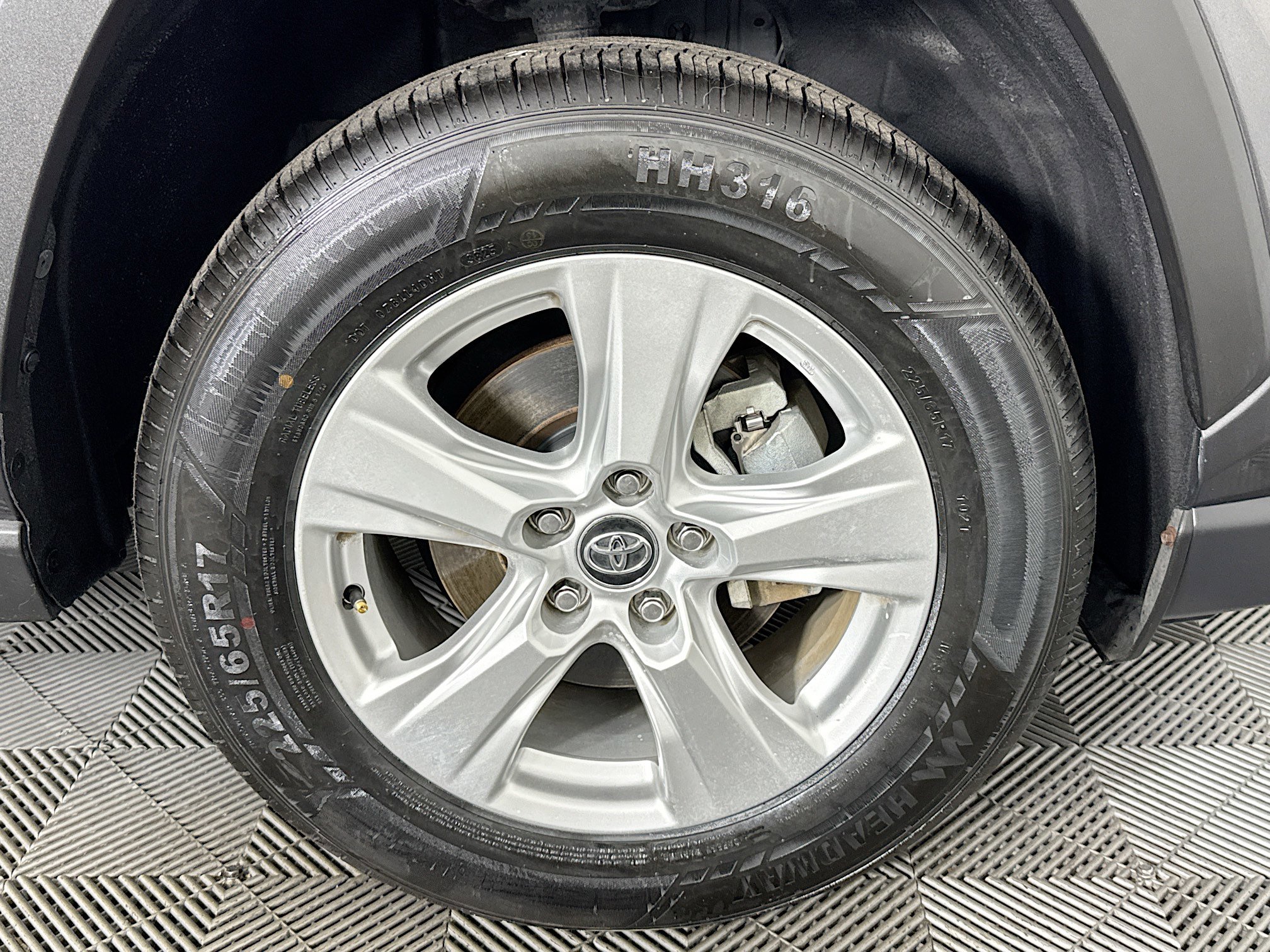 Used 2021 Toyota RAV4 XLE FWD image 53