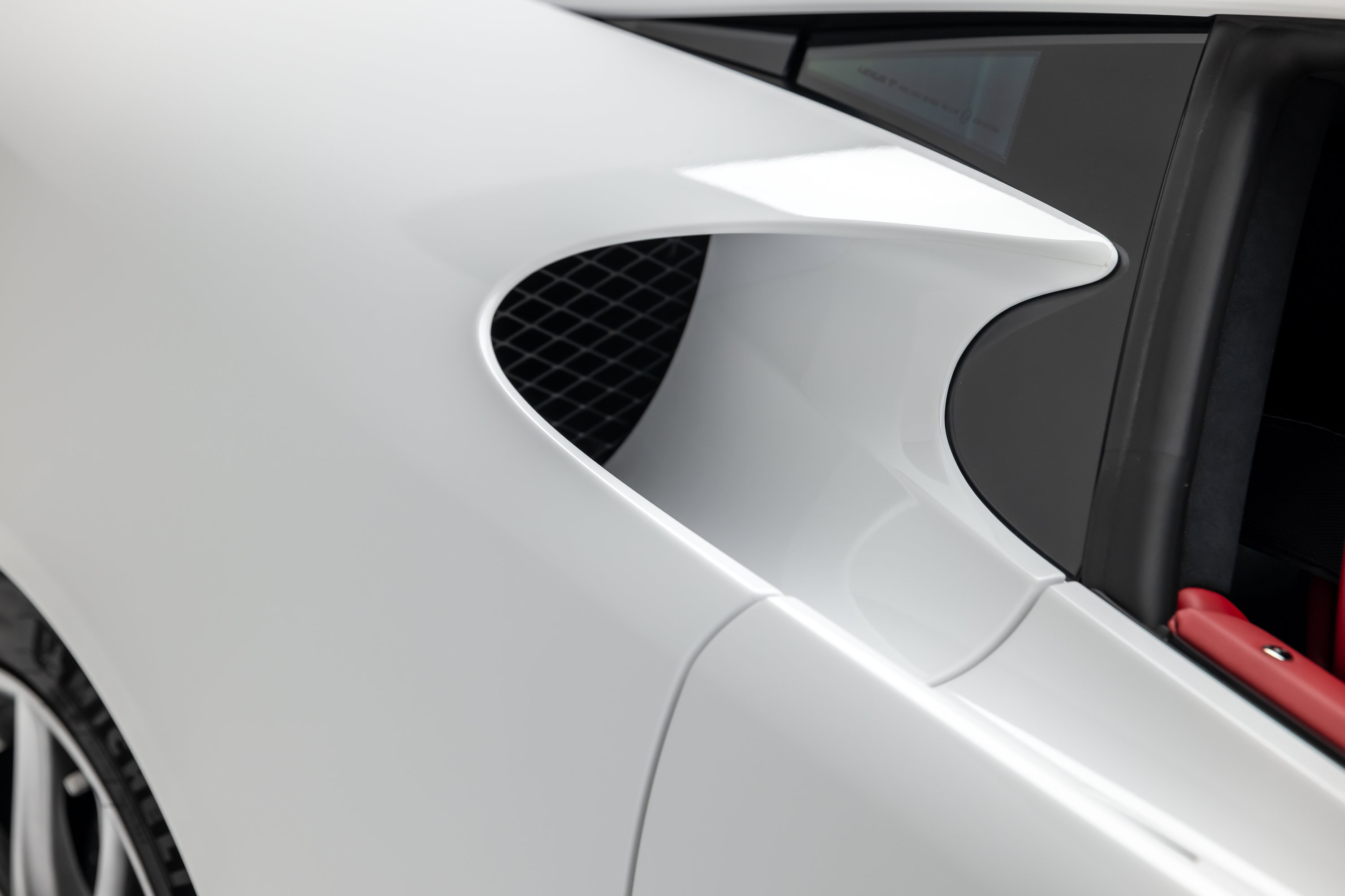 Used 2012 Lexus LFA RWD image 36