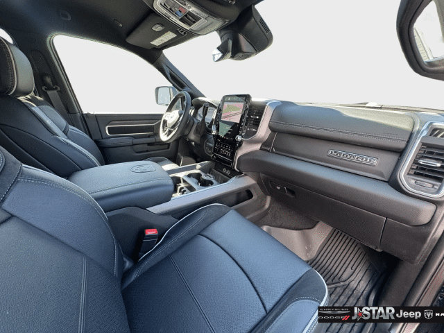 New 2026 RAM 3500 Laramie AWD/4WD image 17
