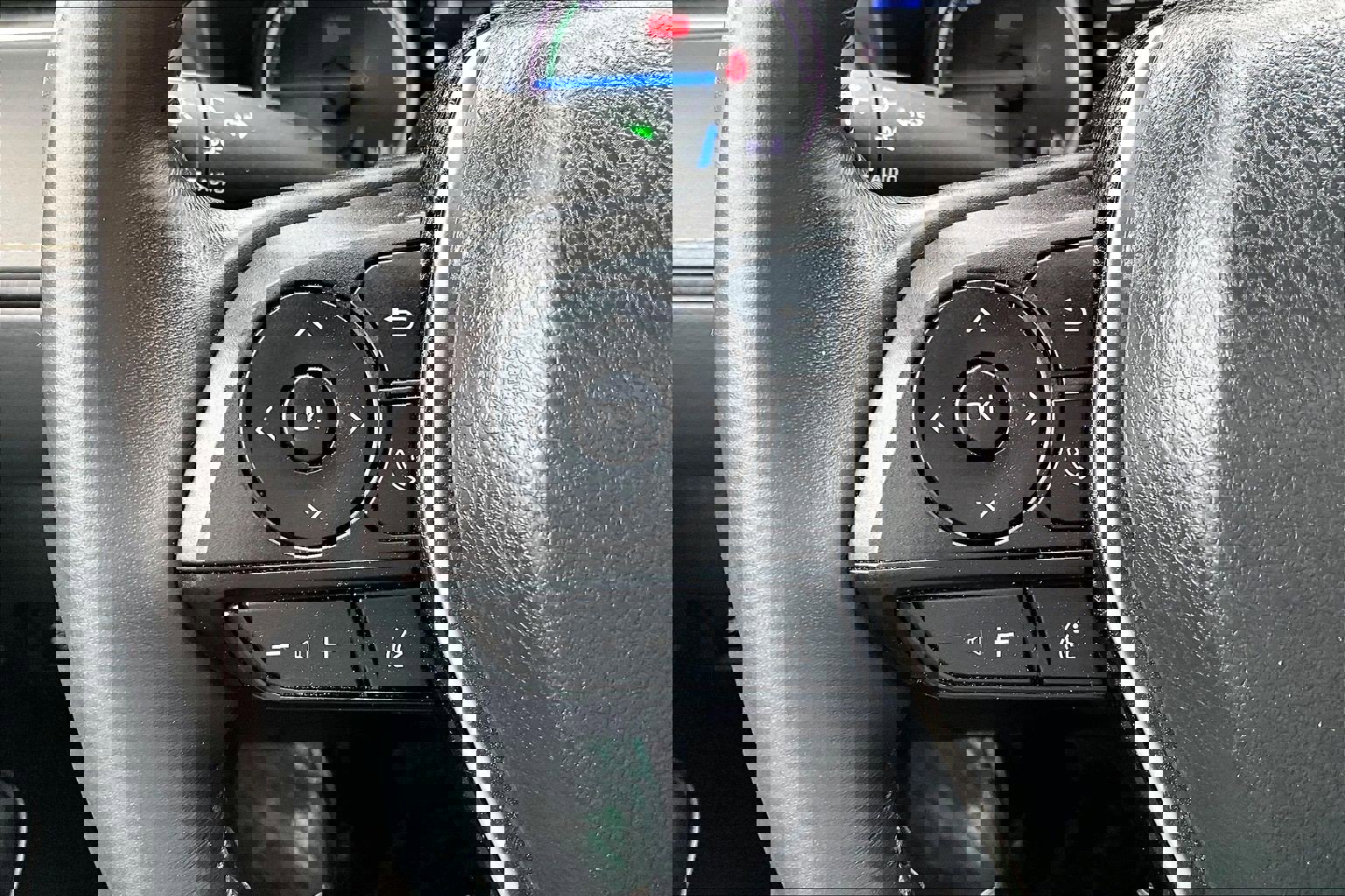 Used 2023 Toyota Venza LE image 16