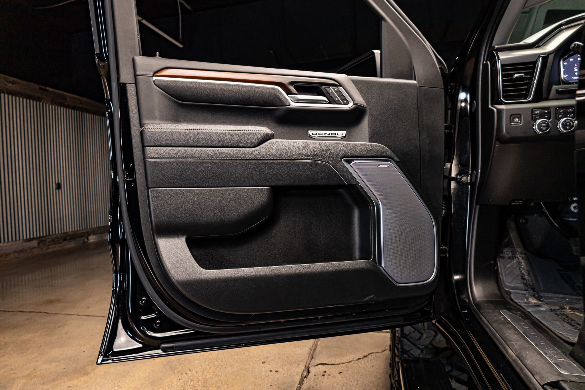 Used 2025 GMC Sierra 1500 Denali w/ Denali Reserve Package image 28