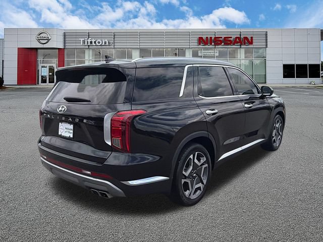 Used 2023 Hyundai Palisade Limited w/ Winter Package FWD image 7