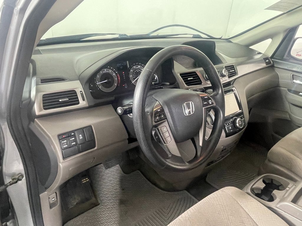Used 2016 Honda Odyssey SE image 14