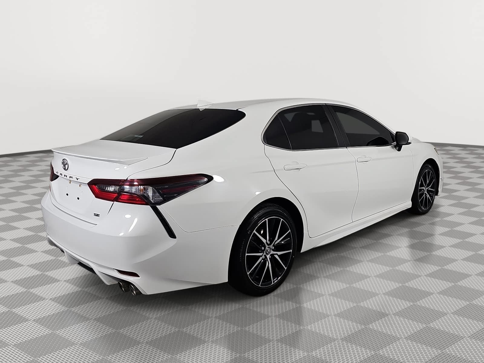 Used 2023 Toyota Camry SE FWD image 8