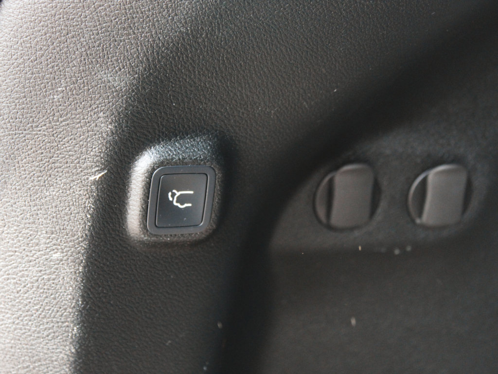 Used 2023 Jeep Cherokee Altitude Lux AWD/4WD image 26