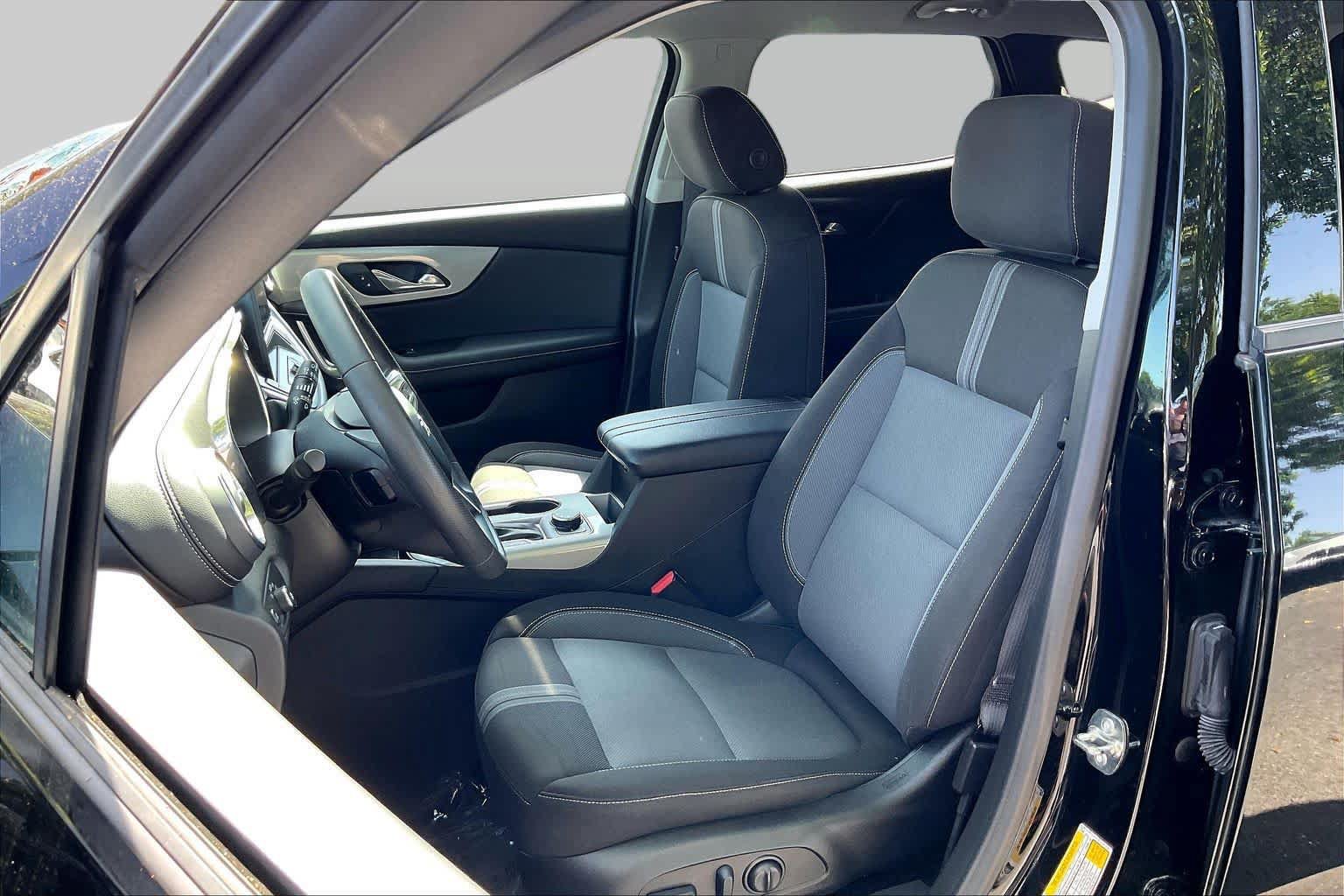 Used 2024 Chevrolet Blazer LT FWD image 24