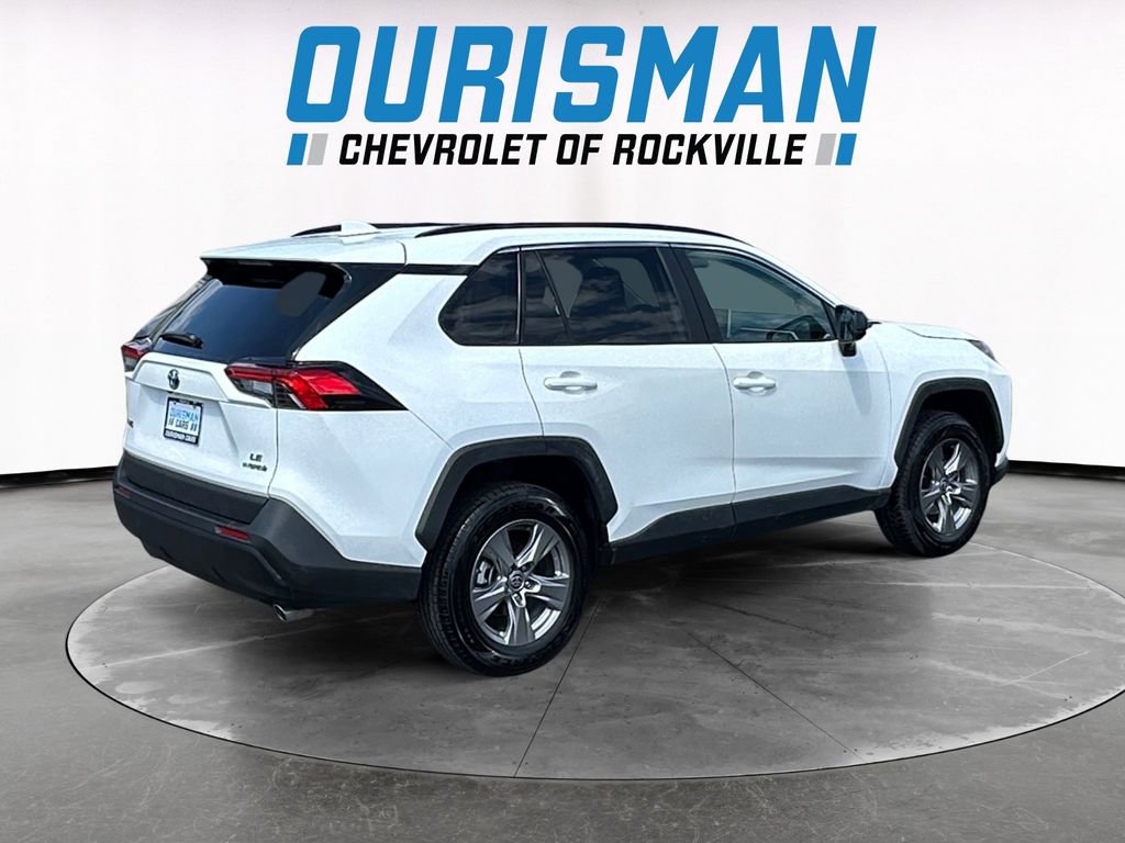 Used 2024 Toyota RAV4 LE AWD/4WD image 6
