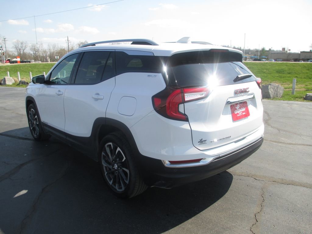 Used 2024 GMC Terrain SLT image 8