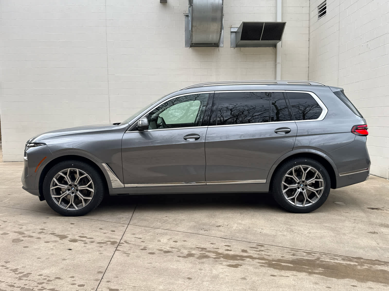 Certified 2023 BMW X7 xDrive40i w/ Premium Package AWD/4WD image 5