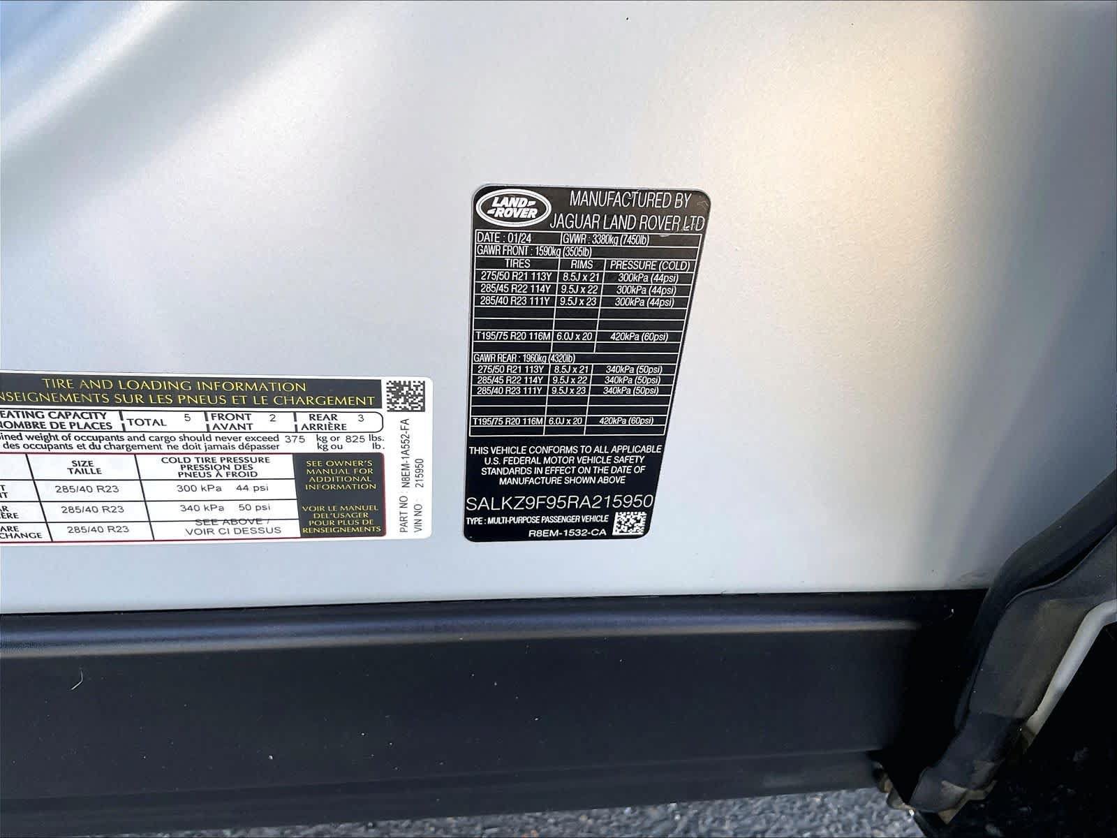 Used 2024 Land Rover Range Rover SV AWD/4WD image 36