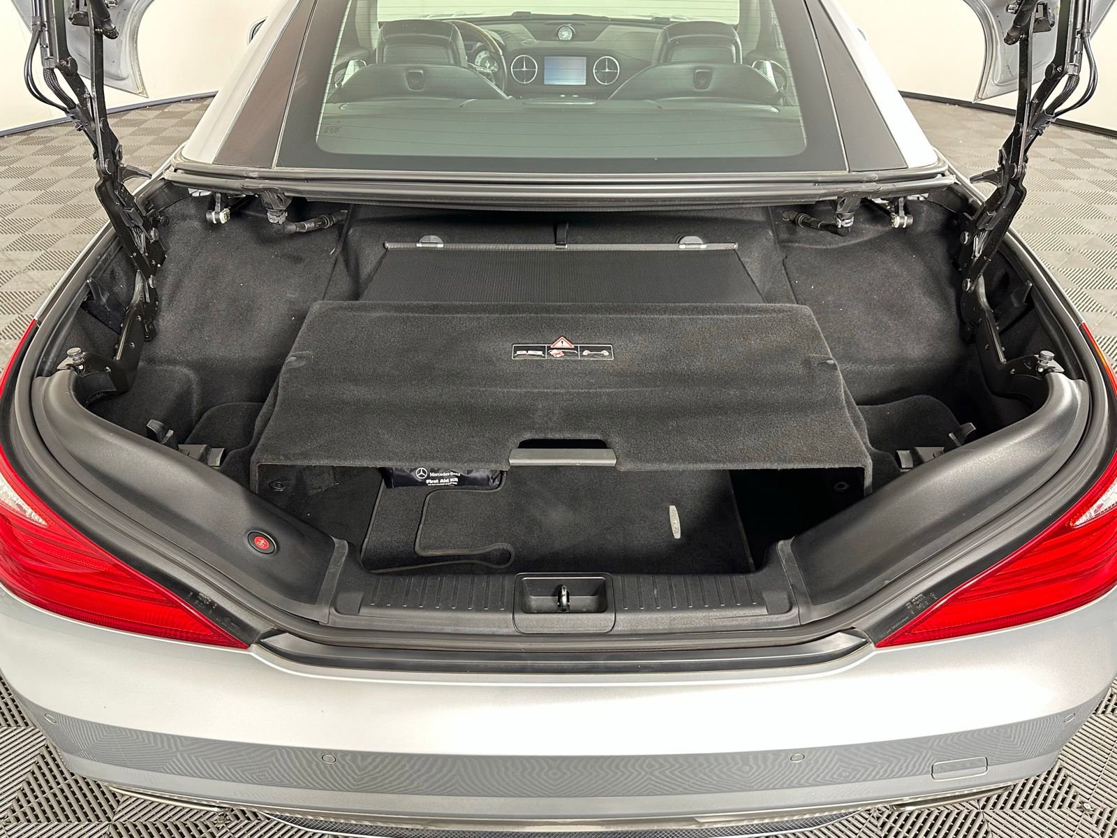 Used 2013 Mercedes-Benz SL 550 image 14