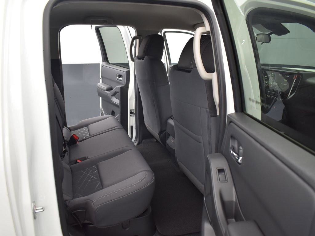 Certified 2025 Nissan Frontier SV image 14