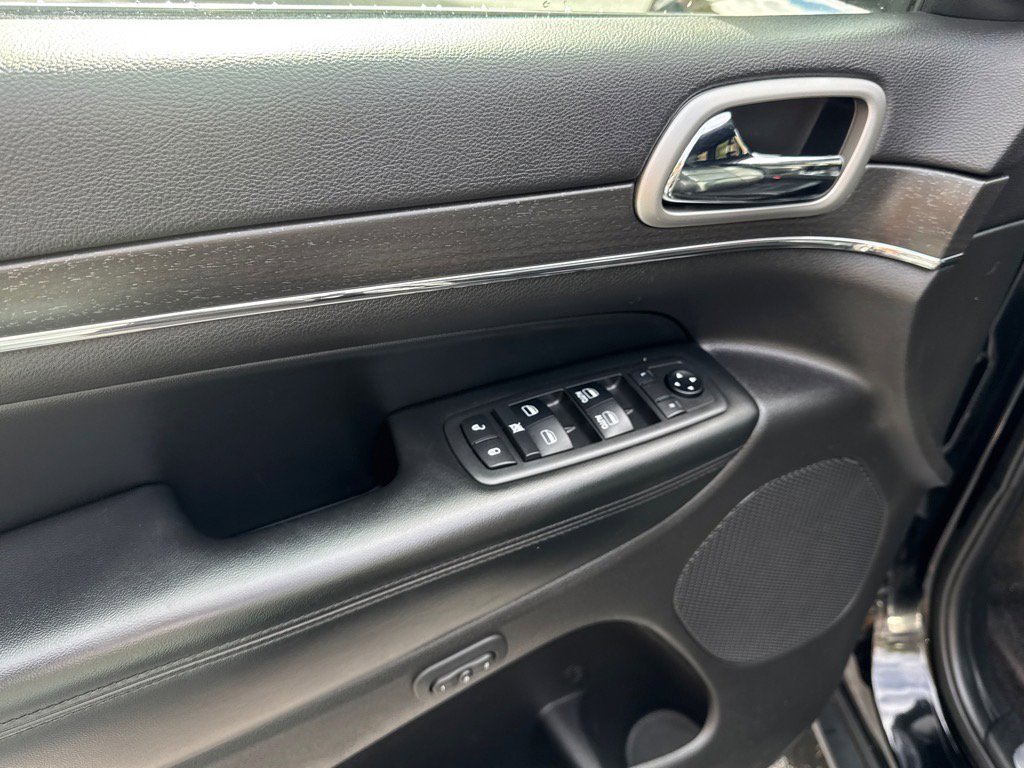 Used 2018 Jeep Grand Cherokee Limited image 7