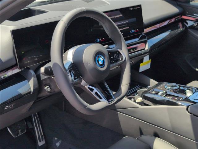 New 2026 BMW i5 eDrive40 w/ Executive Package image 3