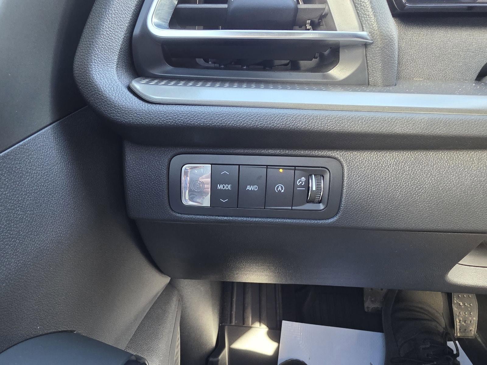 New 2026 Chevrolet Traverse LT w/ Midnight/Sport Edition image 18