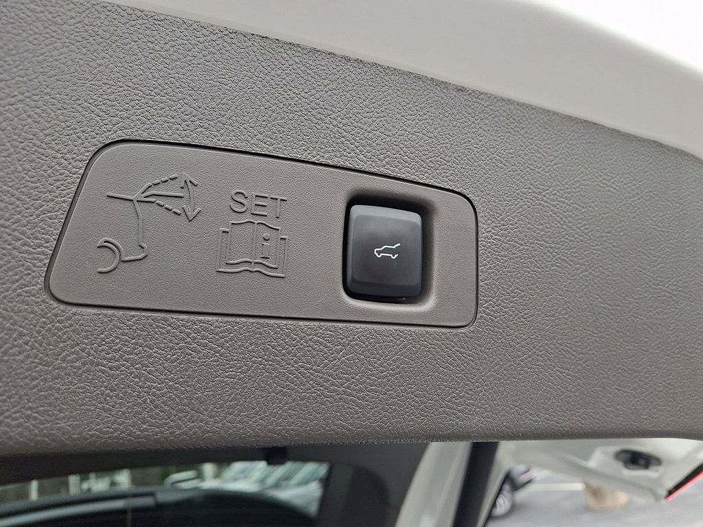 Certified 2022 Lincoln Corsair Reserve w/ Equipment Group 201A image 29