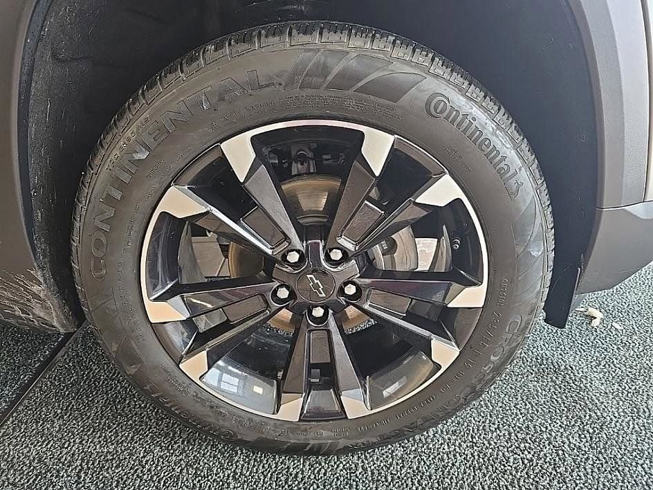 Used 2025 Chevrolet Equinox RS w/ Safety and Technology Package image 37