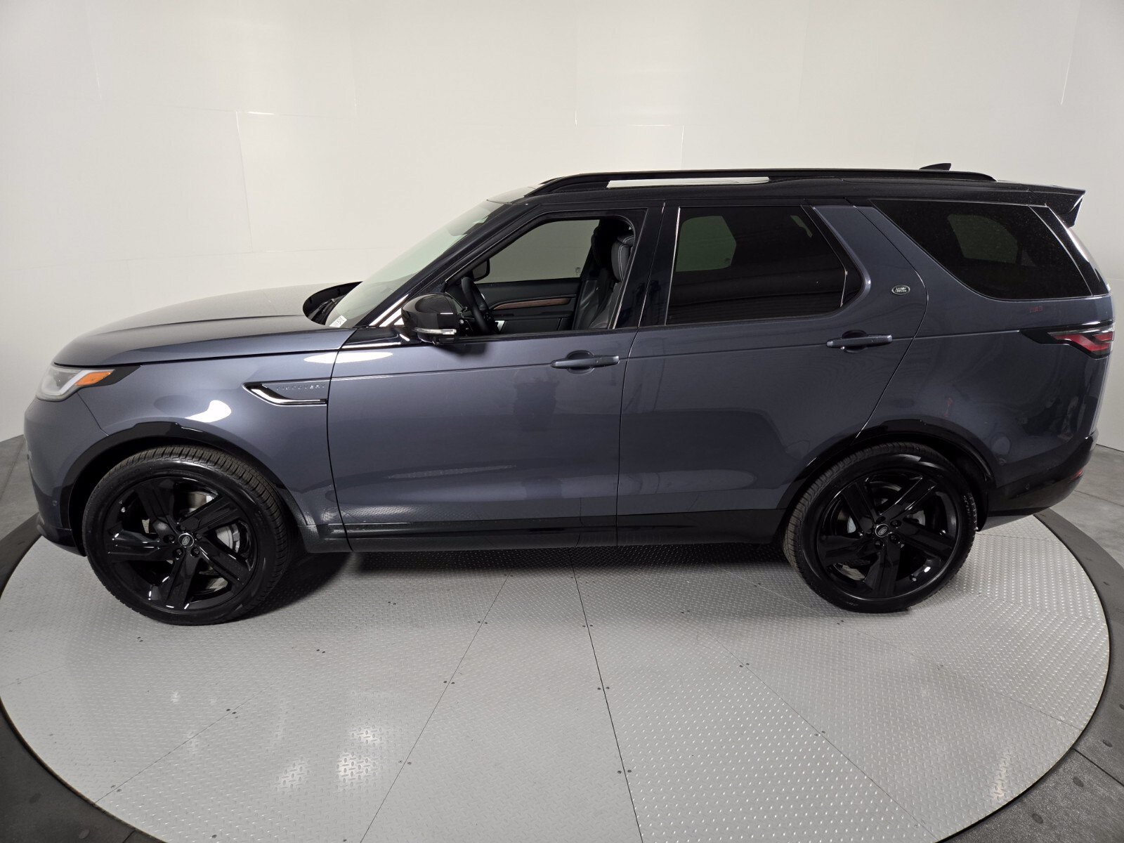 New 2026 Land Rover Discovery Dynamic SE AWD/4WD image 34