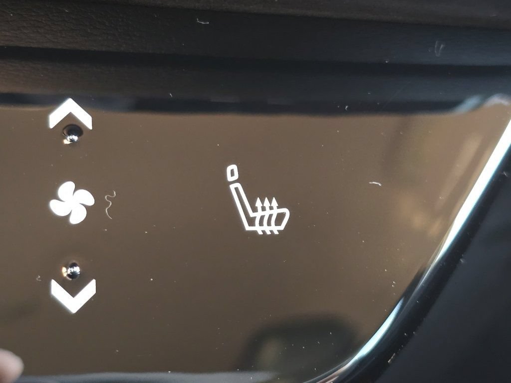 New 2026 Nissan Kicks SR w/ Cold Weather Package AWD/4WD image 4