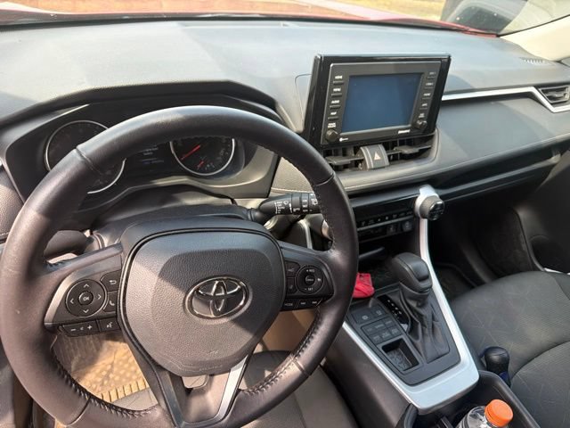 Used 2022 Toyota RAV4 XLE w/ Convenience Package AWD/4WD image 5