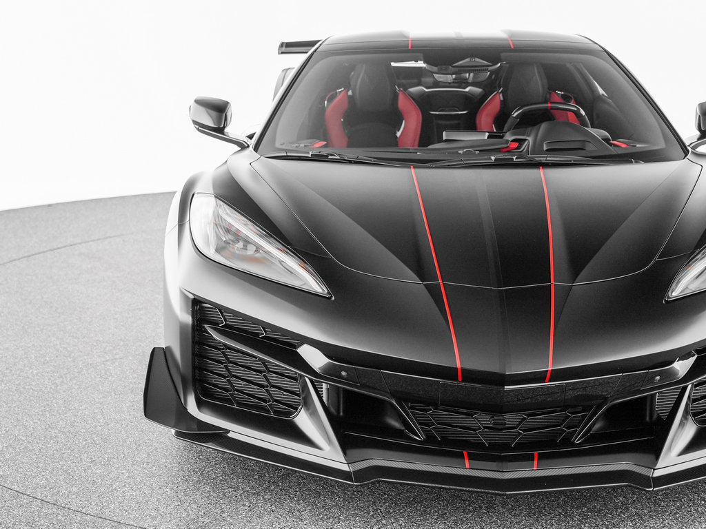 Used 2024 Chevrolet Corvette Z06 w/ Z07 Performance Package RWD image 39