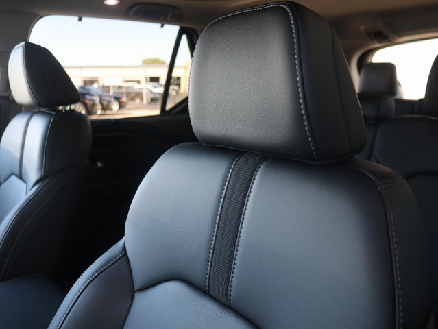 New 2025 Honda Pilot Touring image 8