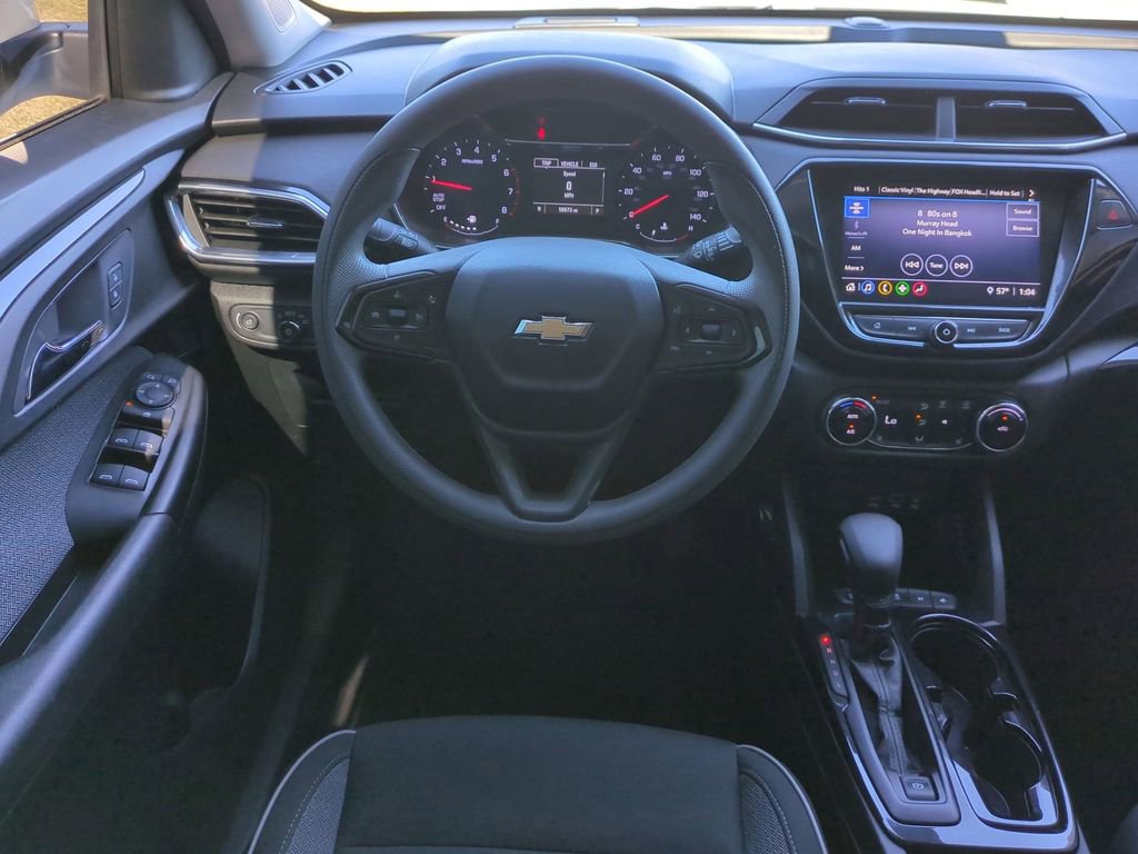 Used 2021 Chevrolet TrailBlazer LT w/ Convenience Package image 16