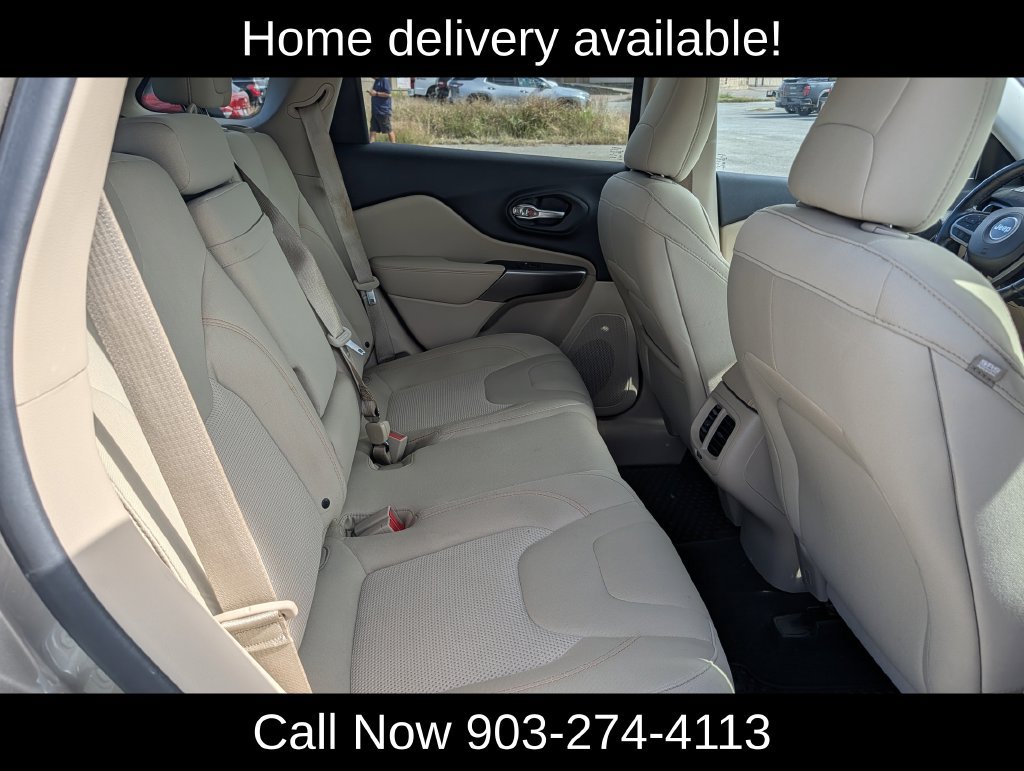 Used 2019 Jeep Cherokee Latitude w/ Cold Weather Group FWD image 30