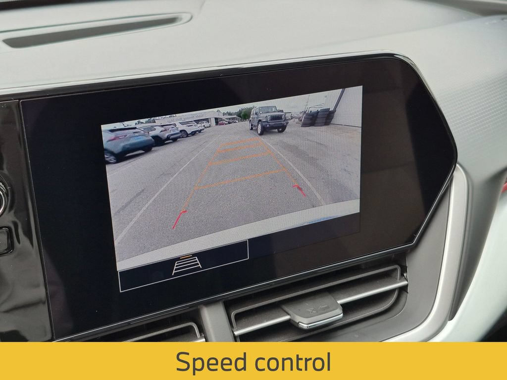 Used 2026 Chevrolet Trax RS FWD image 24