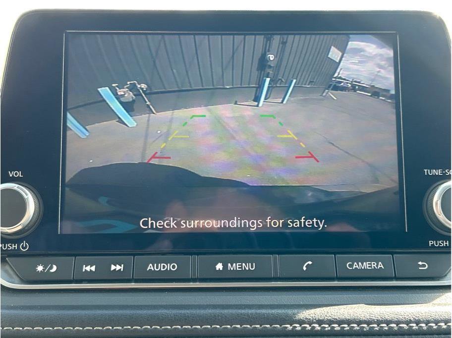 Used 2024 Nissan Rogue SV image 18